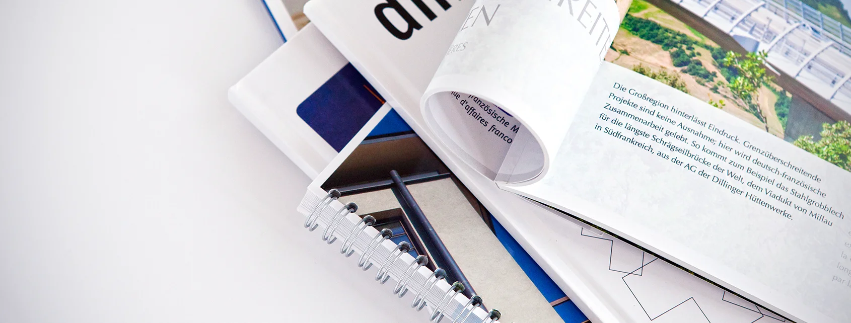 Clever neu ausrichten: Broschüren für KMU