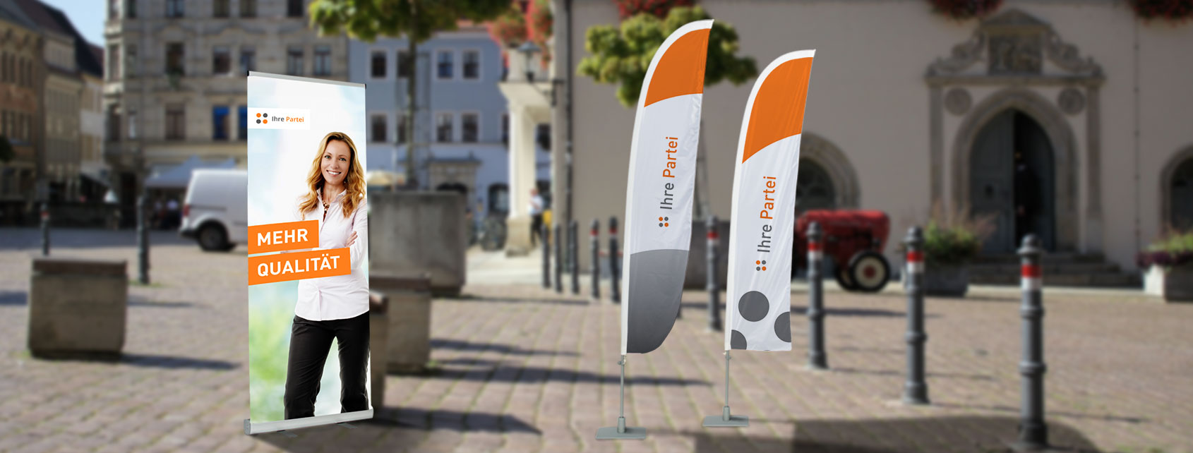 In einer Fußgängerzone aufgestellte Beachflags und Roll Ups anlässlich des Straßenwahlkampfs.